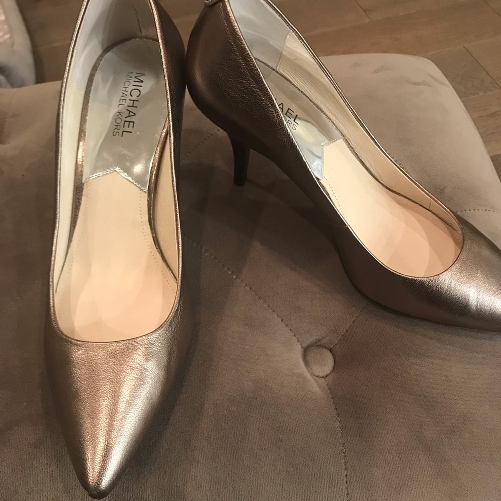 Michael Kors Sz 9 Silver Bronze Heels